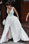 Satiniert Elegante Tiefer V-Ausschnitt A Linie Hochzeitskleid - Seite 1