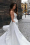 Lange romantische V-Ausschnitt Birne Natürliche Taille Hochzeitskleid - Seite 3