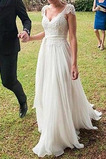 A Linie Appliques Tiefer V-Ausschnitt Natürliche Taille Hochzeitskleid