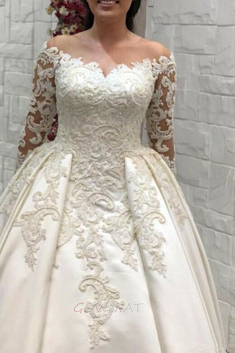 Draussen Tau Schulter Juwel akzentuiertes Mieder Hochzeitskleid - Seite 3